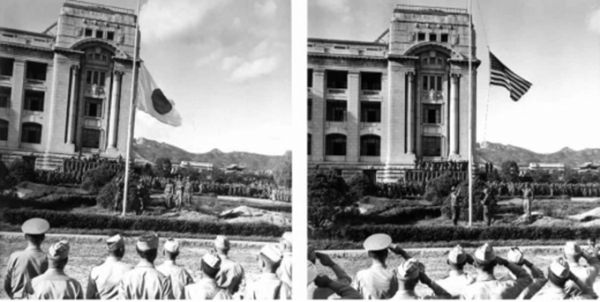 1945년 9월 9일 조선총독부 중앙청 앞 일장기가 내려가고(왼쪽) 성조기를 게양하는(오른쪽) 모습. /사진=주한 미8군(eighth army-Korea) 페이스북 게시물
