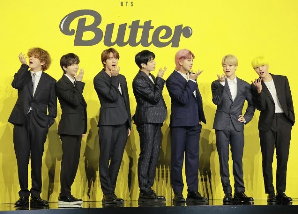 그룹 방탄소년단(BTS)이 21일 오후 서울 송파구 올림픽공원 올림픽홀에서 열린 디지털 싱글 'Butter' 발매 기념 글로벌 기자간담회에 참석해 자세를 취하고 있다. [사진=유대길 기자]