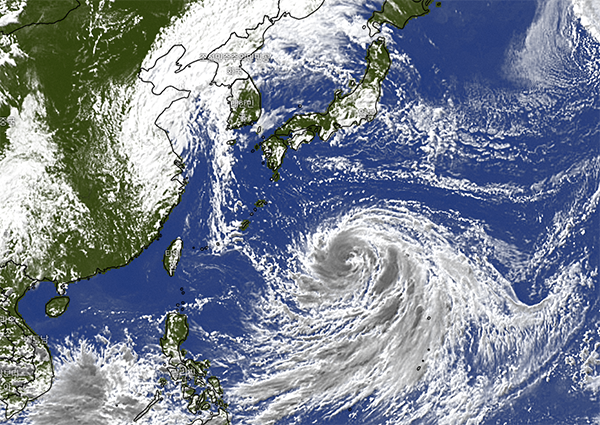 15일 오후 제14호 태풍 '난마돌'의 위성사진. /자료=윈디닷컴(windy.com)